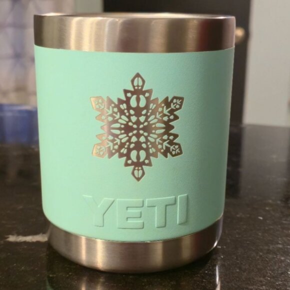 Yeti Engraved Tiffany Blue Stainless Tumbler Snowflake Design 10Oz Seafoam - Picture 2 of 11